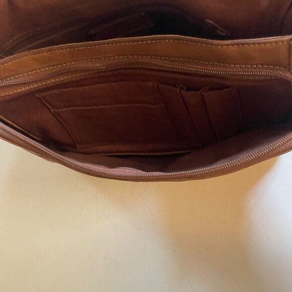 Fossil Tan Leather Crossbody Shoulder Bag With Adjustable Strap & Front Pockets - Picture 8 of 12